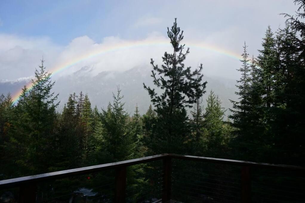 Hot Tub Cool Views: Roaring Creek Cabin Leavenworth Eksteriør bilde