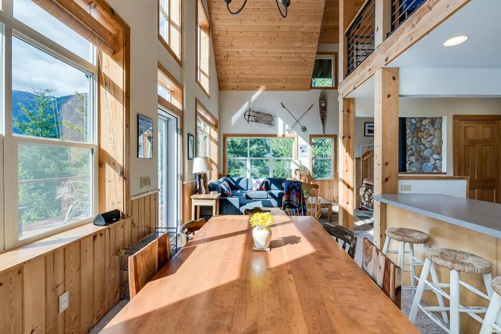 Hot Tub Cool Views: Roaring Creek Cabin Leavenworth Eksteriør bilde